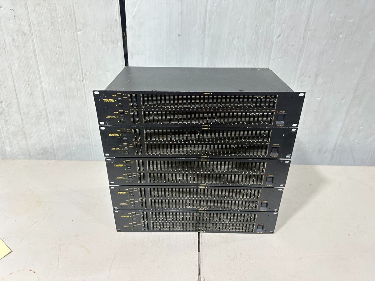 YAMAHA Q2031 & Q2031A EQ 2台set 4Uラックケース付 2U Rack Mount Yamaha Q2031A 31-Band 2-Channel Stereo Graphic