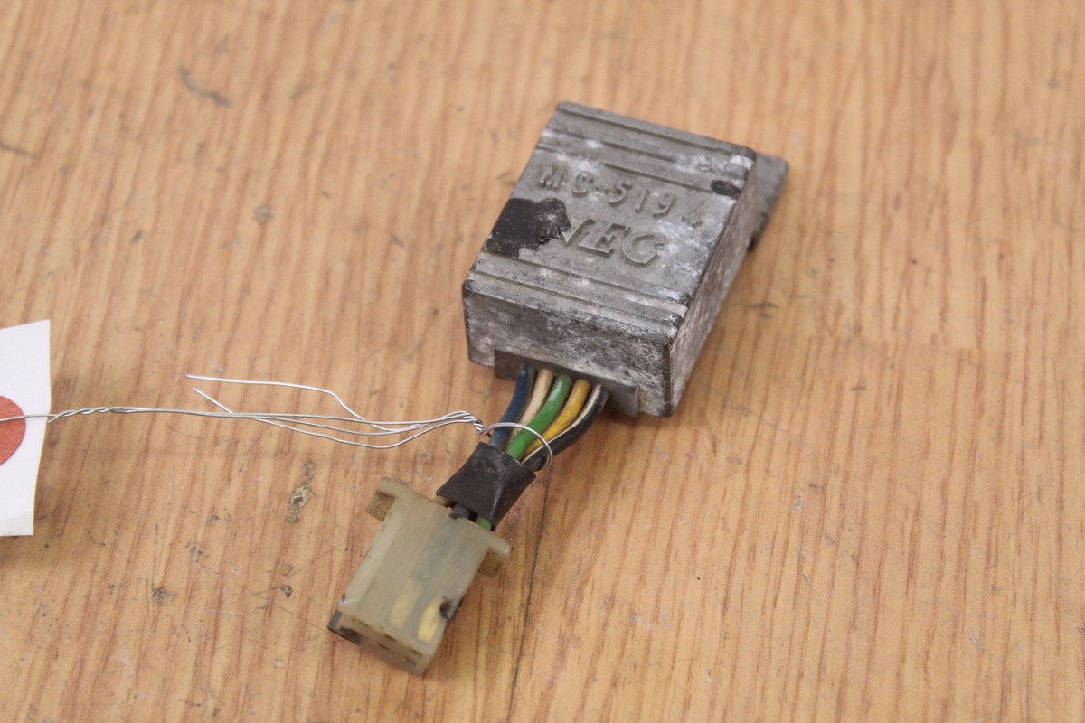 ホンダ イグナイター 30400-MA4-601 1982 HONDA GL500I Left Or Right CDI Box Ignitor ECU Computer Brain