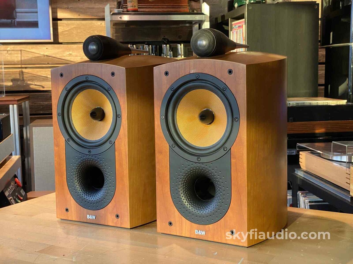 Bowers & Wilkins Nautilus 805 Speakers - Reconditioned