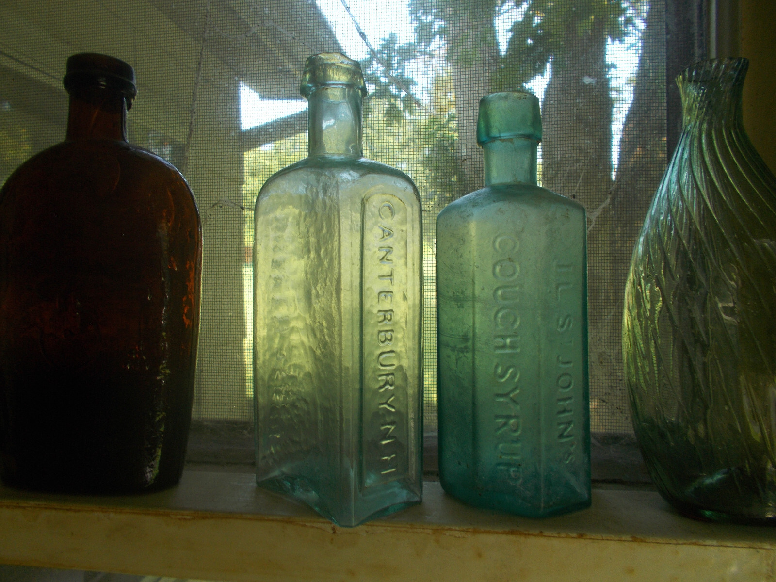 OPEN PONTIL SHAKER SYRUP NO.1 CANTERBURY,NH CRUDE WHITTLED 1840s