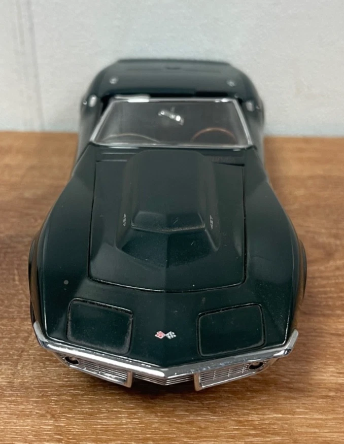 1968 Chevy Corvette Danbury Mint 1/124 B Green Convertible - Image 2 of 4