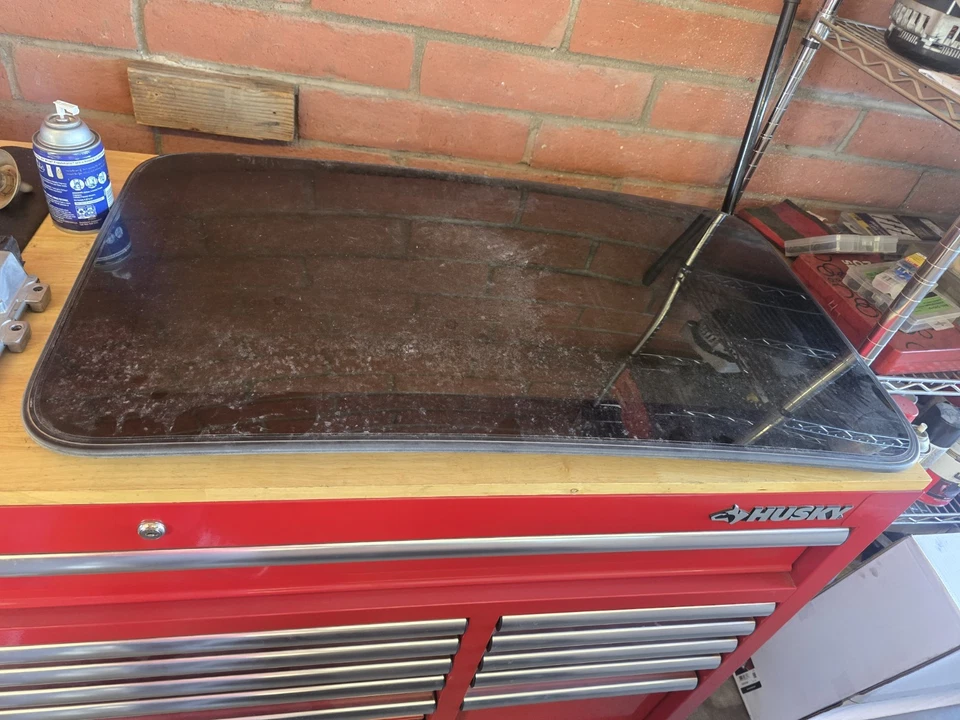 2011-2014 dodge charger sunroof glass - Image 2 of 3