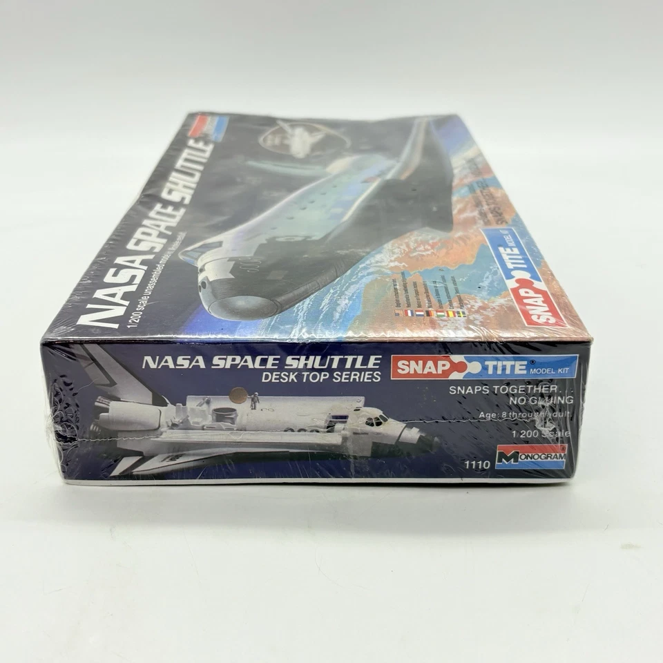 Monogram Snap-Tite NASA Discovery Space Shuttle Model Kit #1110 1:200 Vtg 1984 - Image 3 of 4