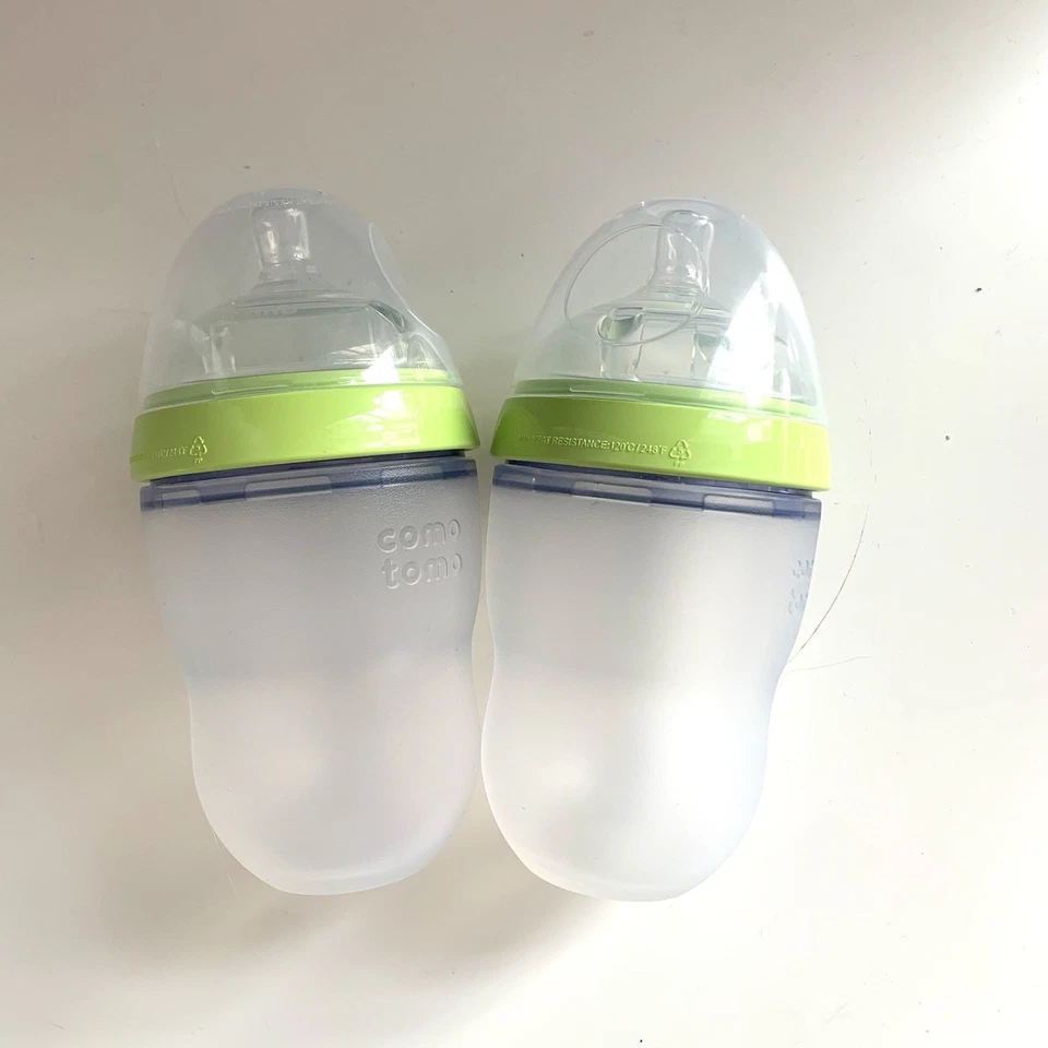 Juego de biberón Comotomo, verde - 8 oz (paquete de 2) Foto 2 de 4