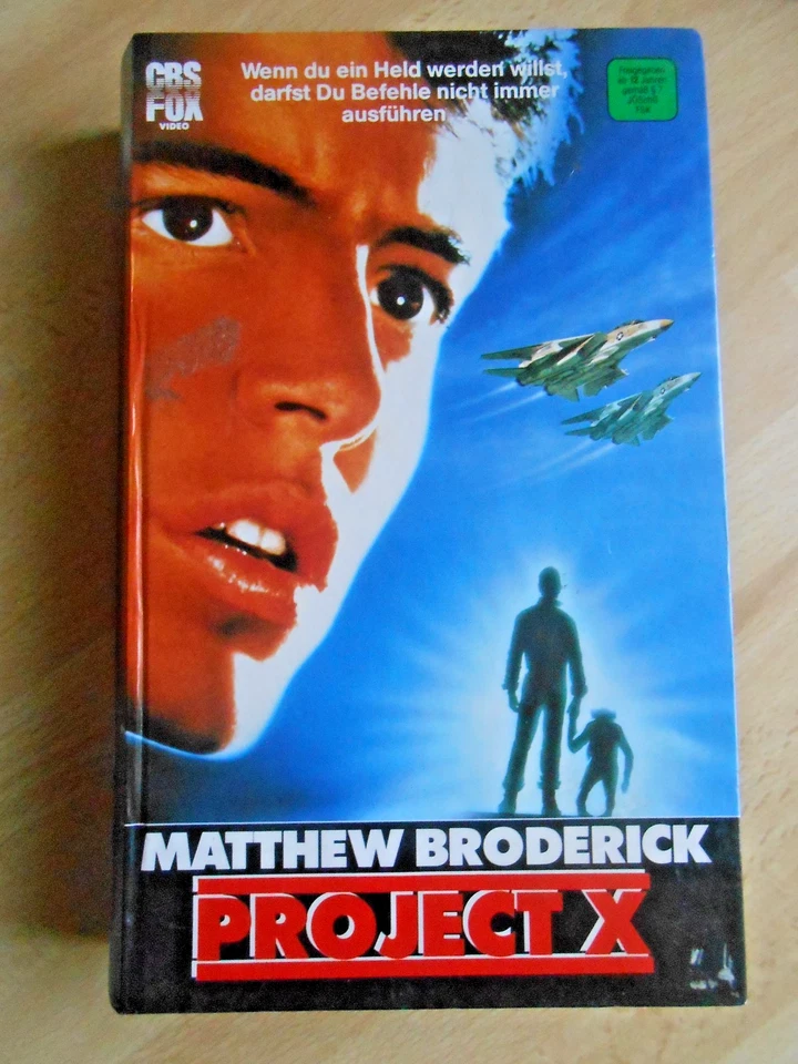 MATTHEW BRODERICK & HELEN HUNT  - "PROJECT  X" - VHS VIDEOCASSETTE 1988 CBS PAL