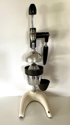 Antq. Hamilton Beach No. 32 Manual Extractor/Juicer, Cast Iron Base. *Read Info*