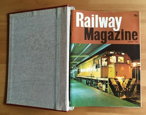 REVISTA FERROVIARIA AÑO COMPLETO 1977 - 12 NÚMEROS EN CARPETA (ENERO - DICIEMBRE) - Imagen 1 de 4