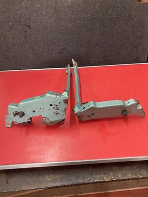 Volkswagen Transporter T4 Long Nose Headlight Surround Bracket Supports VW 