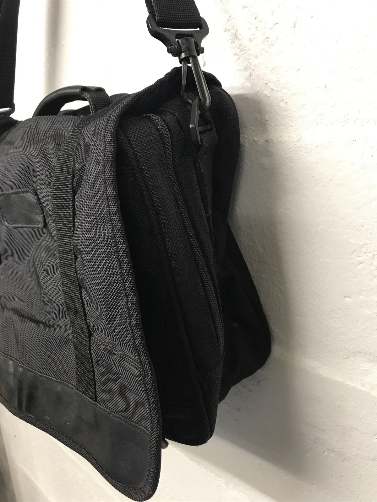 Codi Black Briefcase Computer Bag Adjustable Leat… - image 2