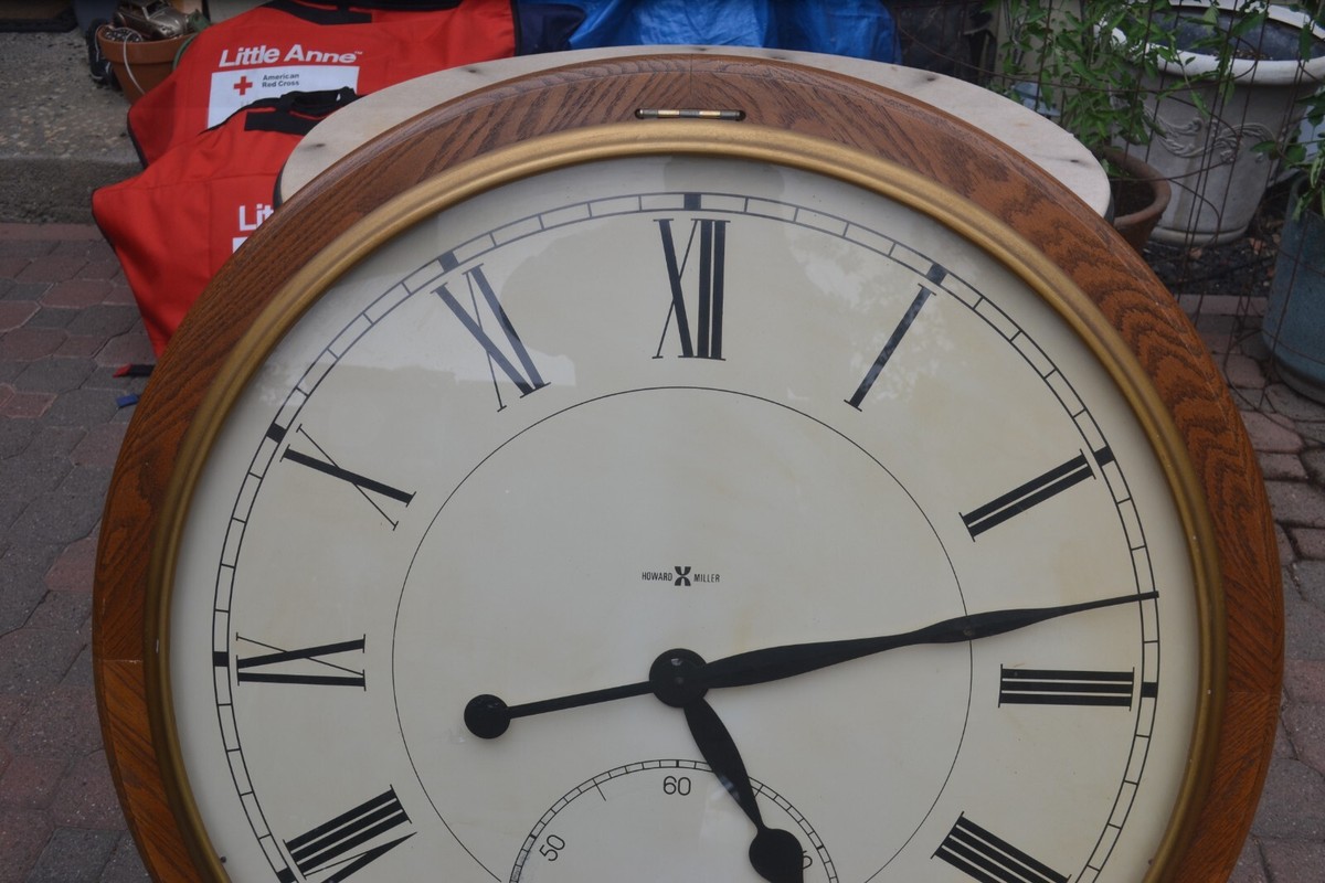 Howard Miller 622-525 large 42 inch Galleria wall clock in oak frame