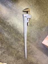 AMPCO W-216AL Non-Sparking 48" Aluminum/Bronze Straight Pipe Wrench 6" Jaw