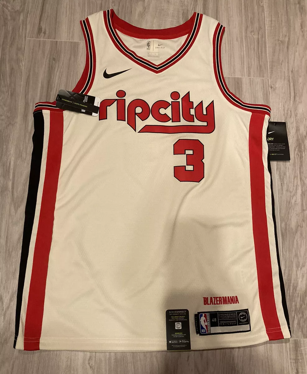 cj mccollum red jersey