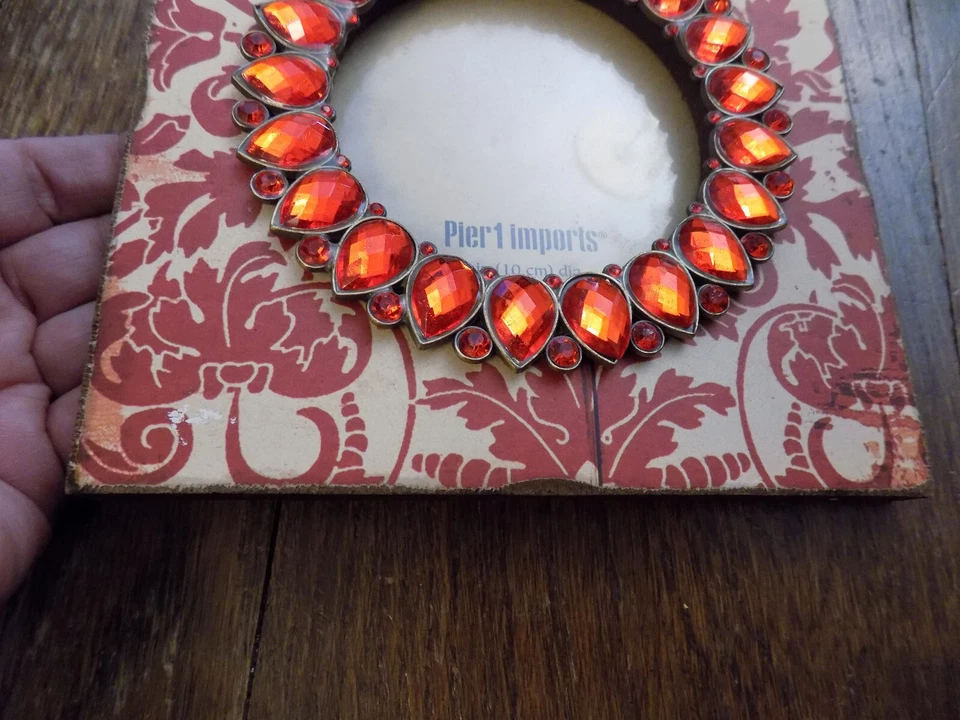 Marco de fotos Pier 1 Imports 4" madera paisley rojo estrás círculo Shabby Chic Foto 3 de 4