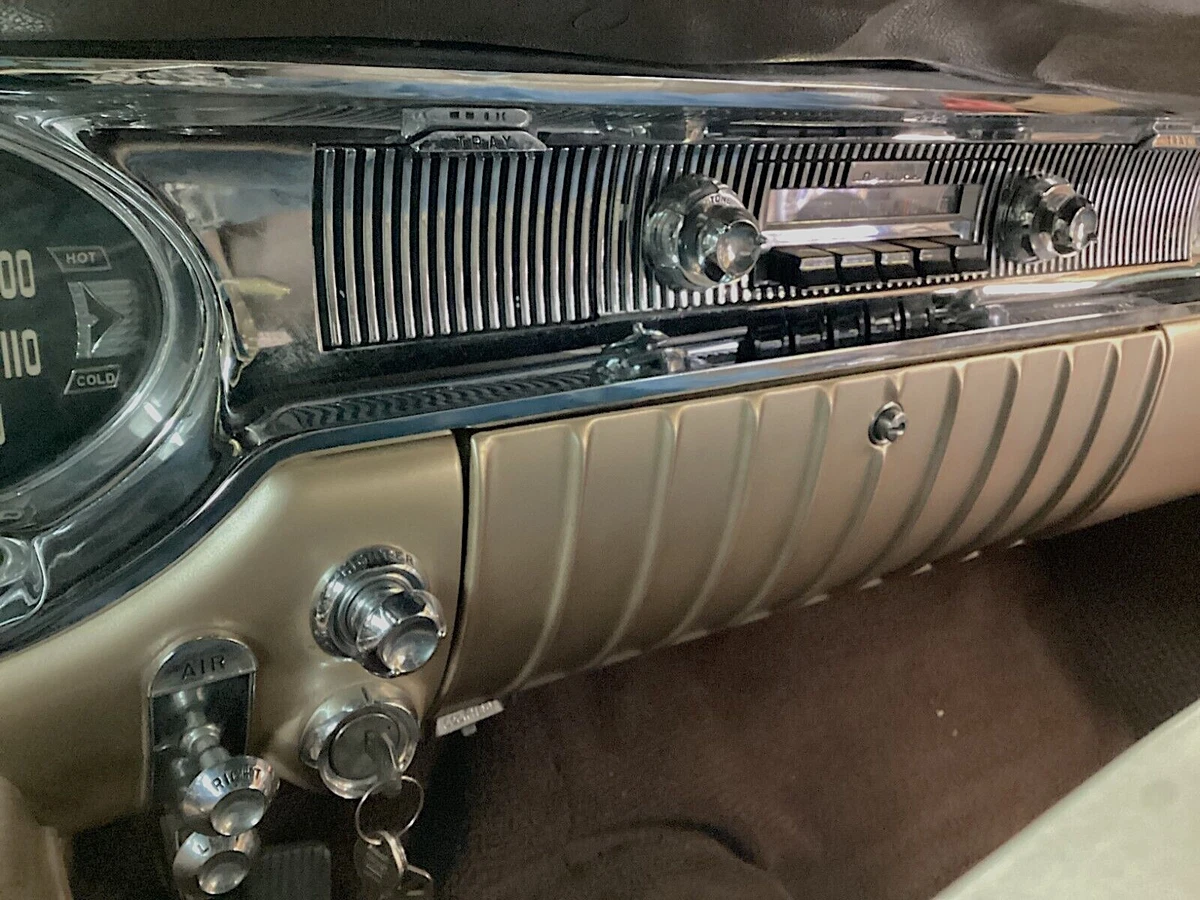 Dashboard, radio, glovebox