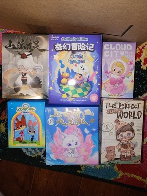 LARGE BUNDLE OF 31 FIGURINE BLIND BOXES F - 7