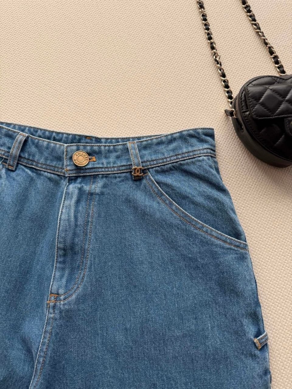 ss2026 Chanel jeans fr 36 xs/s NEW sold out model image 4