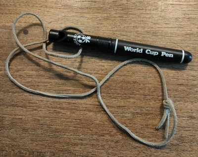 Argentina 78 World Cup PEN Kuli mit Trillerpfeife und Lederband 1978