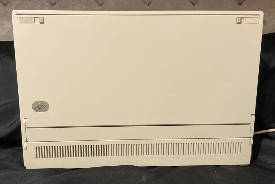 Computador IBM PS/2 modelo P70 386 “portátil” de 1989. - Imagem 4 de 4