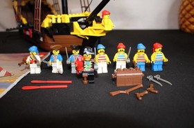 LEGO Pirates Black Seas Barracuda 6285 (98% Complete)
