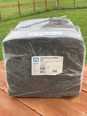 New Pig Universal Absorbent Mat Pads 15  x 20  Heavy-Weight (100ct)