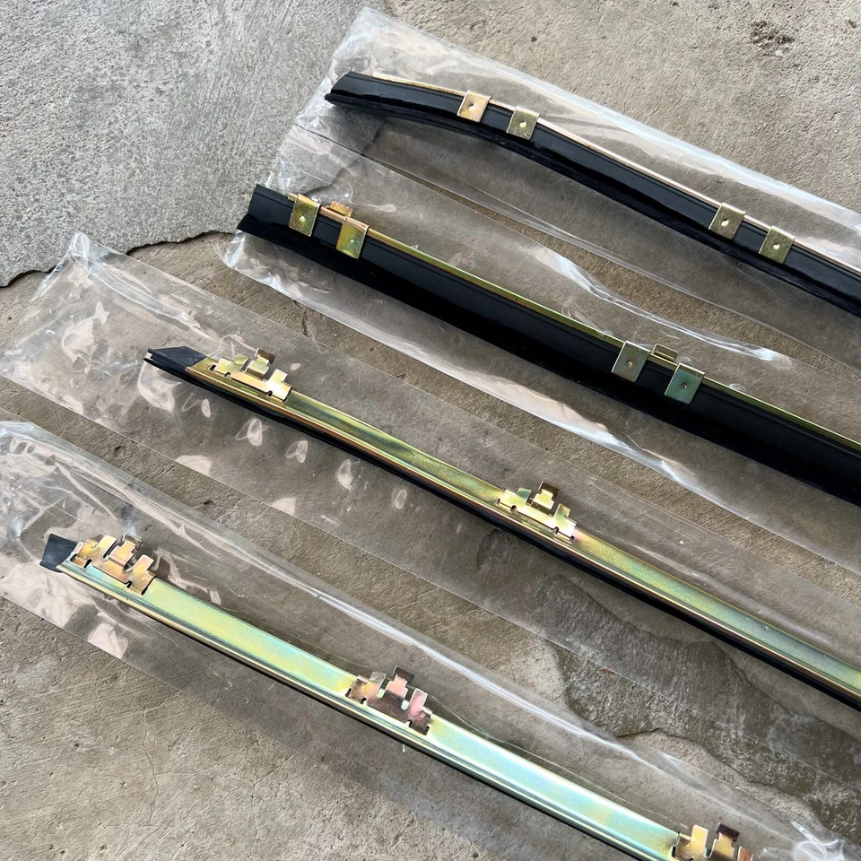 72-79 Datsun 620 Truck door belt line weatherstrip rubber seal long without vent - Image 3 of 4