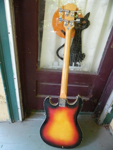 Vintage 1967 Kent 743 Bass Guitar - Picture 2 of 8