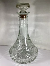 Vintage MD 1980 Mogen David 10" Diamond Design #6 Glass Decanter w/ Corked Top