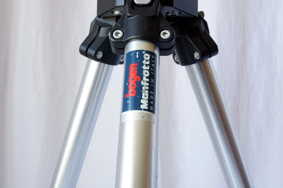 Bogen by Manfrotto 3021 Tripod Legs 3-Section Chrome 26-71" with 3265 Head - Image 4 of 4