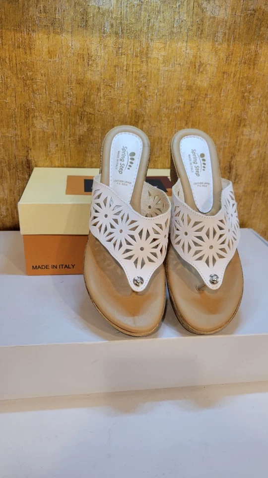 Spring Step Ariana Floral Leather Wedge Heel Sandals White Size 7.5US 38EU ITALY - Image 2 of 4