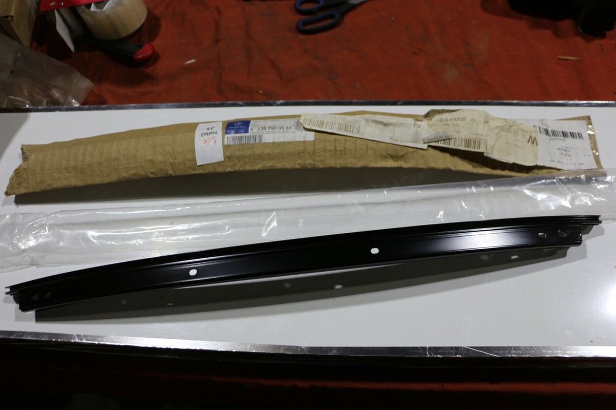 ORIGINAL Mercedes R230 SL Dach Abschluß Zierleiste Schiene Links  