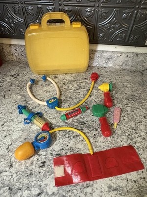 Dr. Kit Doctor Pretend Play Stethoscope Syringe Mirror Case Redbox 1993 Read
