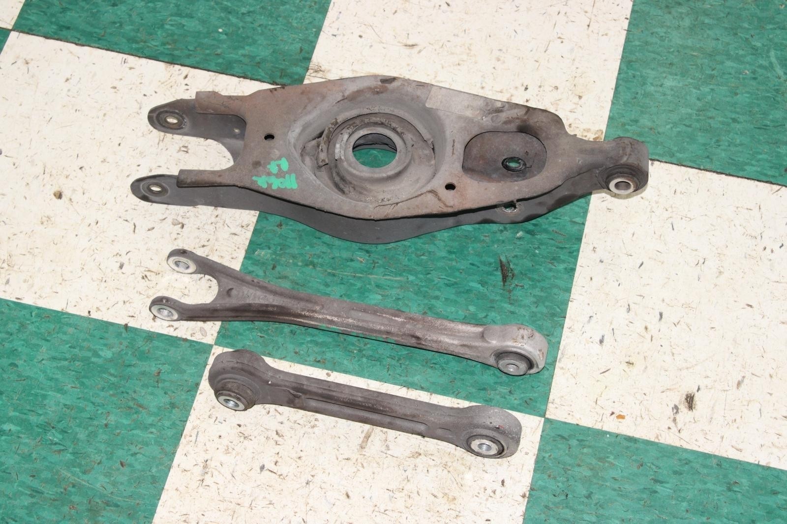 14-21 Ghibli Rear Suspension Passenger Right RH Upper Lower Control Arm Set OEM