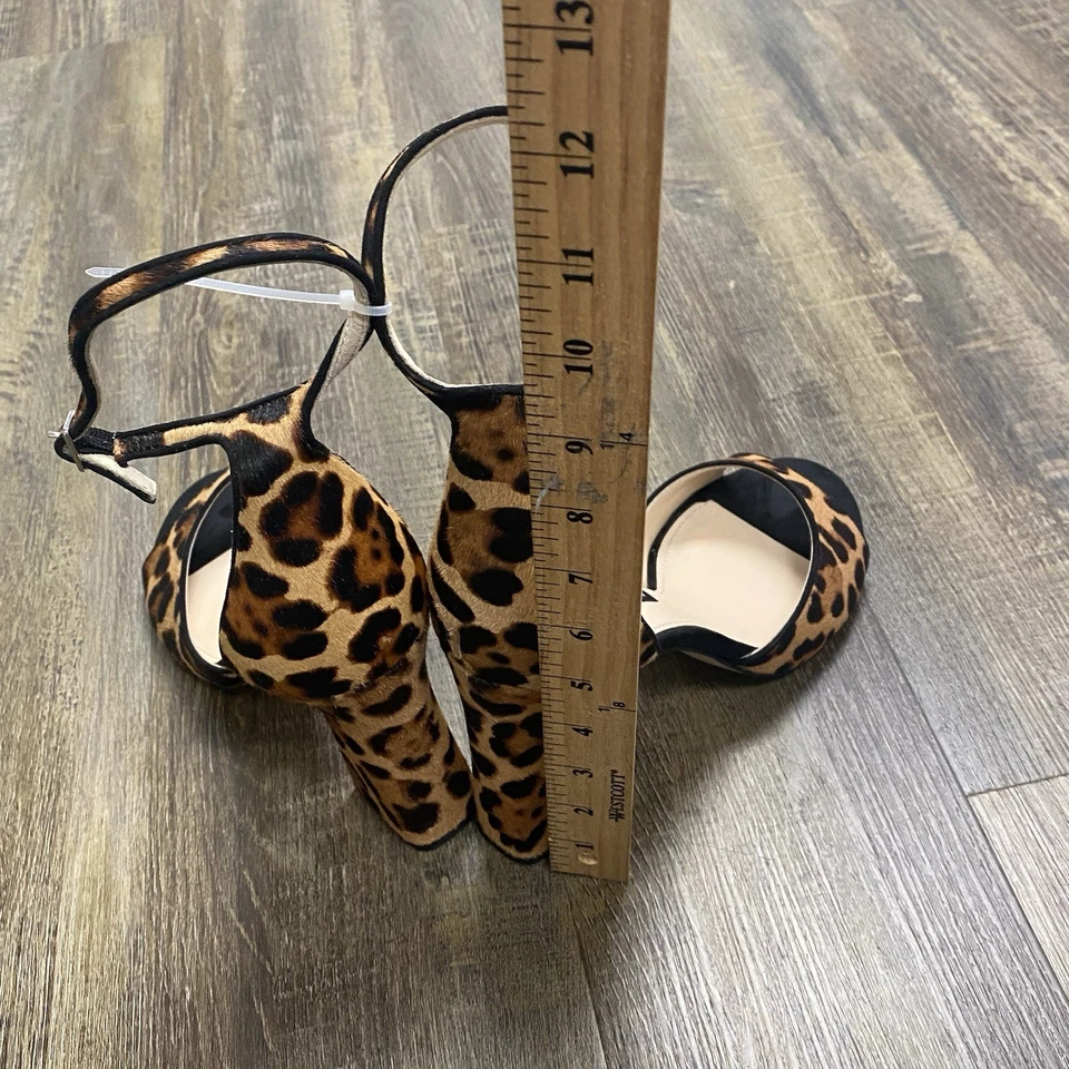 Sandalias Nine West con correa en el tobillo y punta abierta con estampado de leopardo tacón ancho para damas 11M Foto 4 de 4