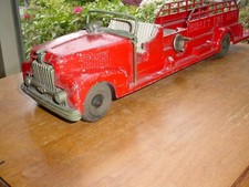 VINTAGE 17 INCH HUBLEY FIRETRUCK 520 DIECAST METAL TOY CA 1958