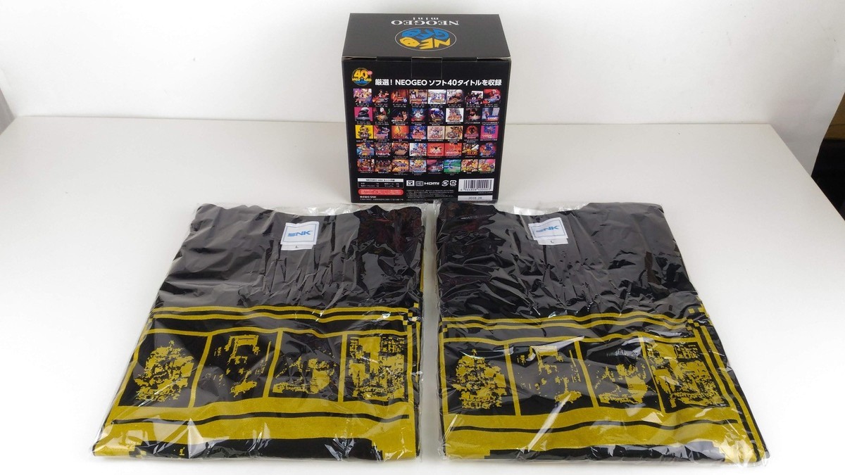 SNK NEOGEO mini Console 40 Games + Dot Hero's T-shirt x 2
