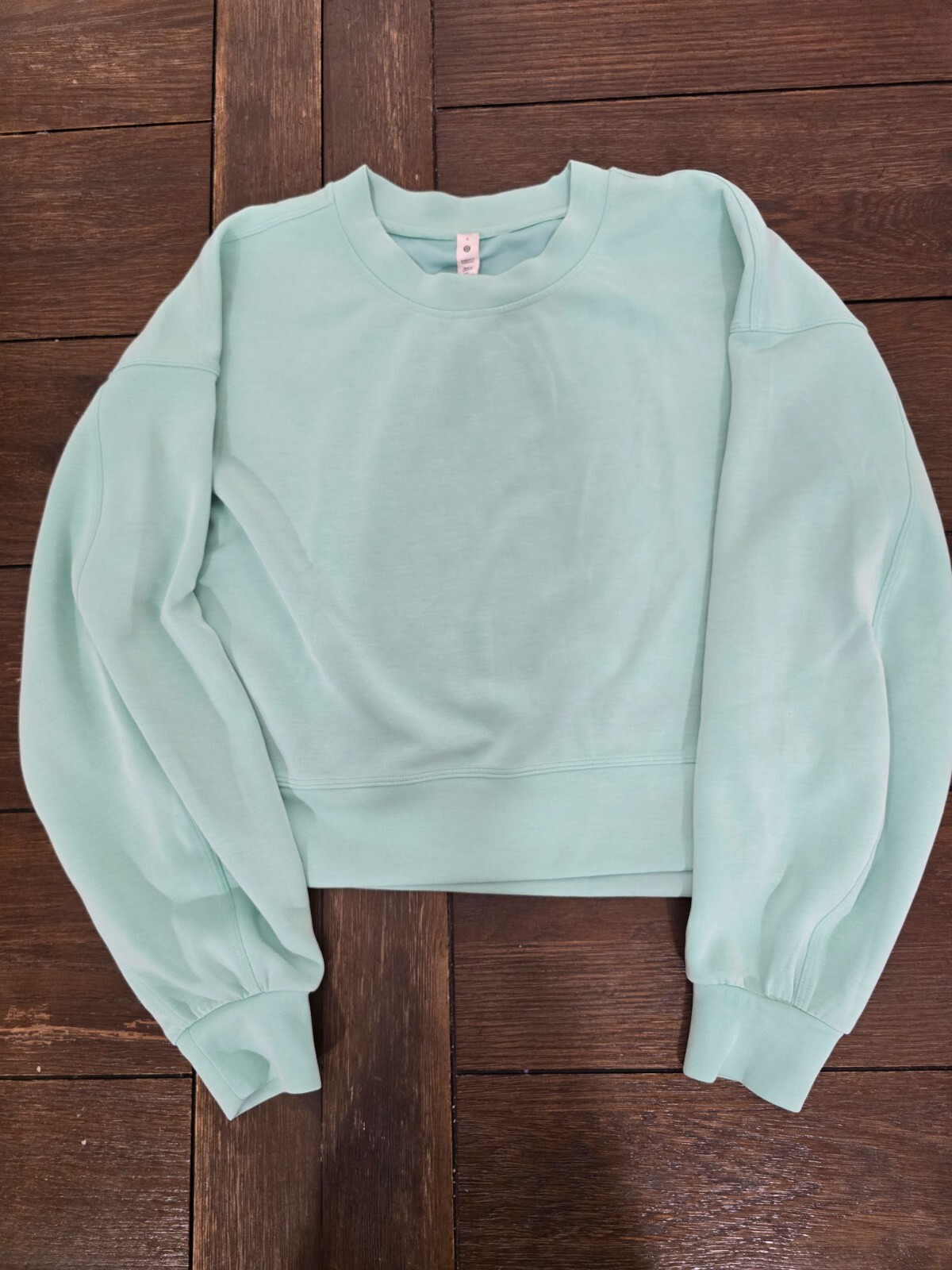 Lululemon Womens Oversized cropped Sweater size 6 logo on back teal
