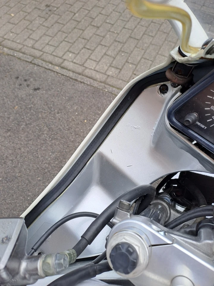 Honda VFR 750 F RC 24 - Bild 2 von 4