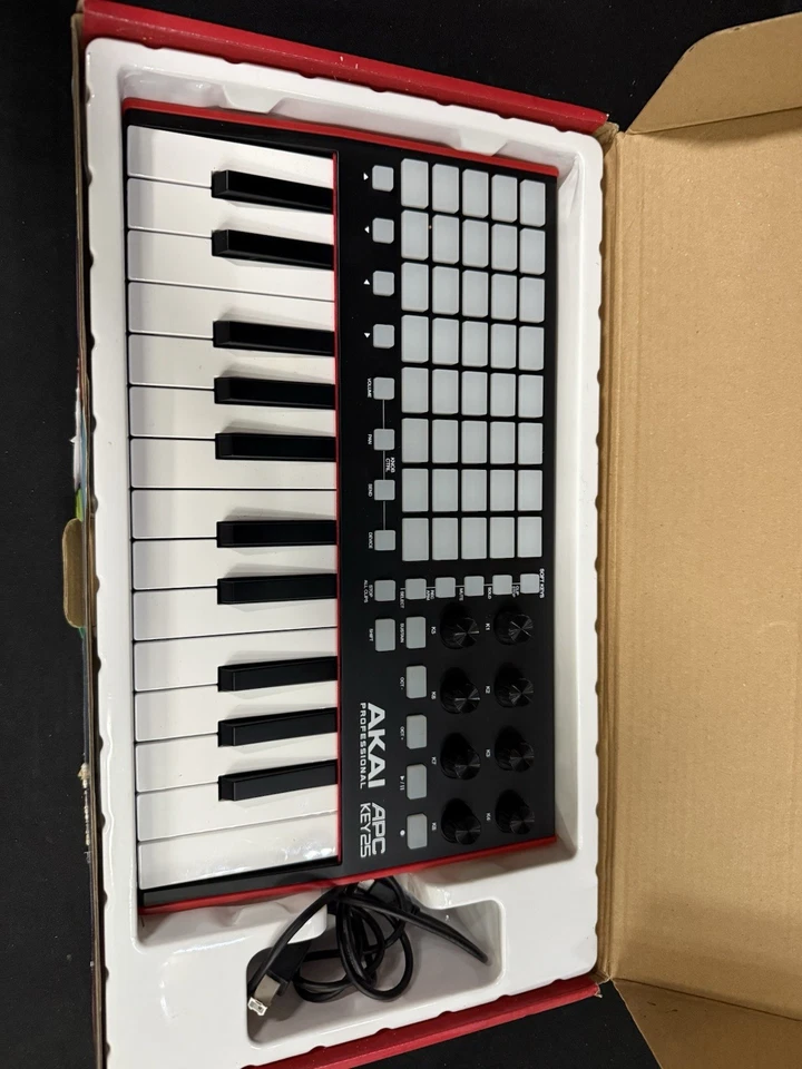 Akai Professional APC Key 25 Ableton MIDI Keyboard Controller 25 Keys 40 Pads - Image 2 of 2