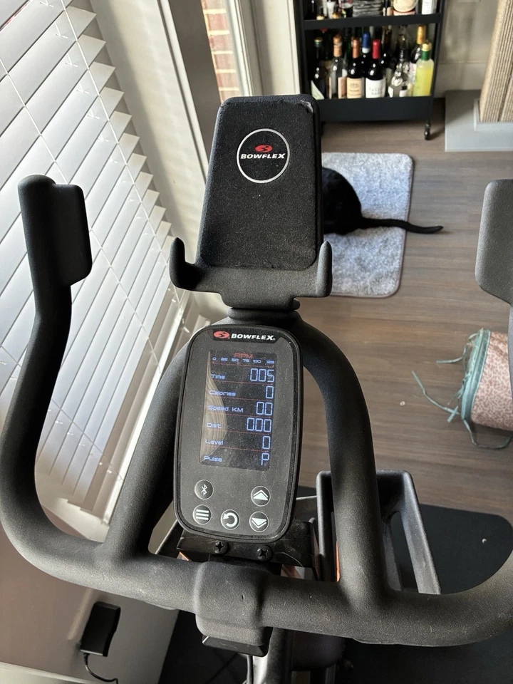 Bowflex C6 室内健身自行车 状况完好 带配件 — 第 2/3 张图片