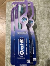 Oral-B Vivid Whitening Manual Dual Action Whitening Toothbrushes Medium lot 3 1V