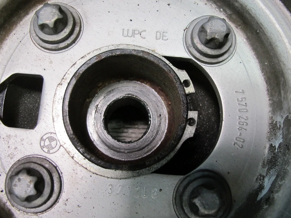 11-16 BMW F10 550i N63 CRANKSHAFT PULLEY HARMONIC BALANCER VIBRATION DAMPER OEM - Image 3 of 4