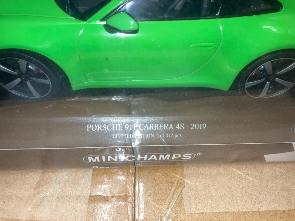 MINICHAMPS 1:18 PORSCHE 911 992 CARRERA 4S GREEN LIMITED ED. 312 PCS SHIP. WORLD - Immagine 3 di 4