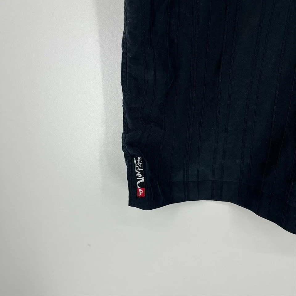 Quiksilver Short Sleeve Button Shirt Men's XL Black Striped Pocket Logo Vtg Y2K - Image 4 of 4
