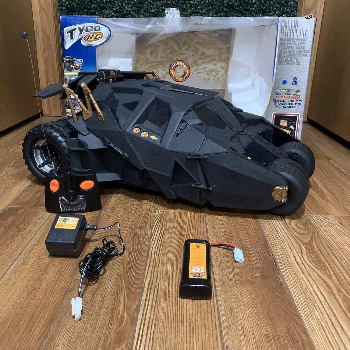 Tyco 1 6 Radio Control R C Batman Begins Batmobile Tumbler G3448
