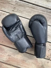 REVGEAR BOXING GLOVES - 10 OZ