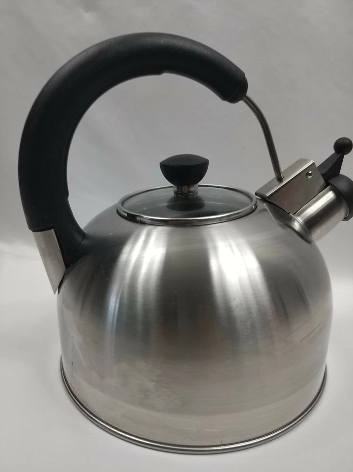 Свистящий чайник Oggi из нержавеющей стали емкостью 1,5 кварты - Изображение 3 из 4