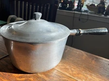 Vintage Majestic cookware 4 quart/Saucepan With Lid/Wood Handle 4.75 X 9