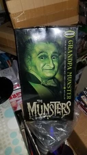 Moebius. Grandpa Munster of The Munsters. 1/9 Scale Model Kit.