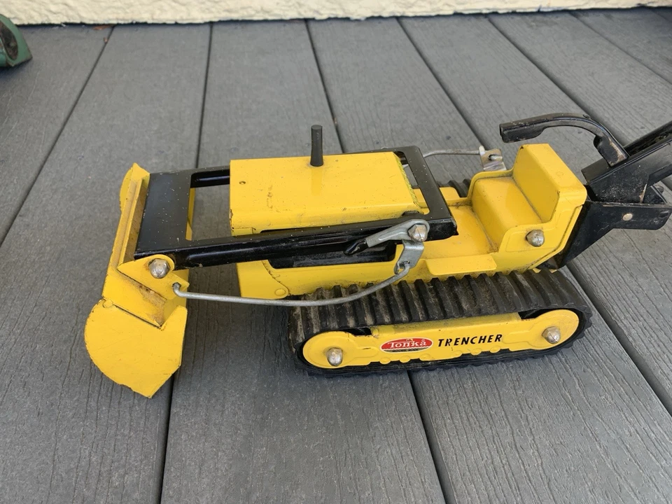 Vintage 1960s Tonka Dragline Dredging Crane Bucket Yellow 15X22  Minnesota USA - Image 2 of 4