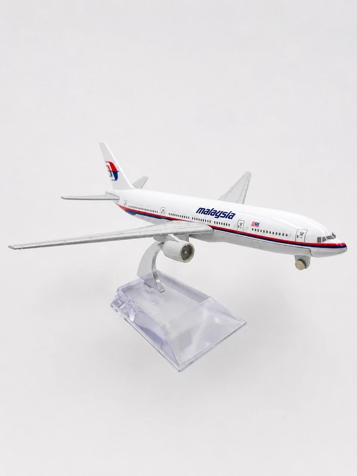 Malaysia Airlines Boeing 777 Diecast Model Aircraft Plane 1:400 Scale ...